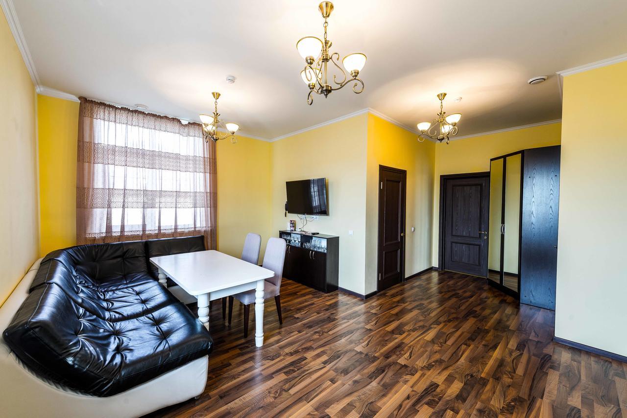 Hôtel Adler à Astana Extérieur photo