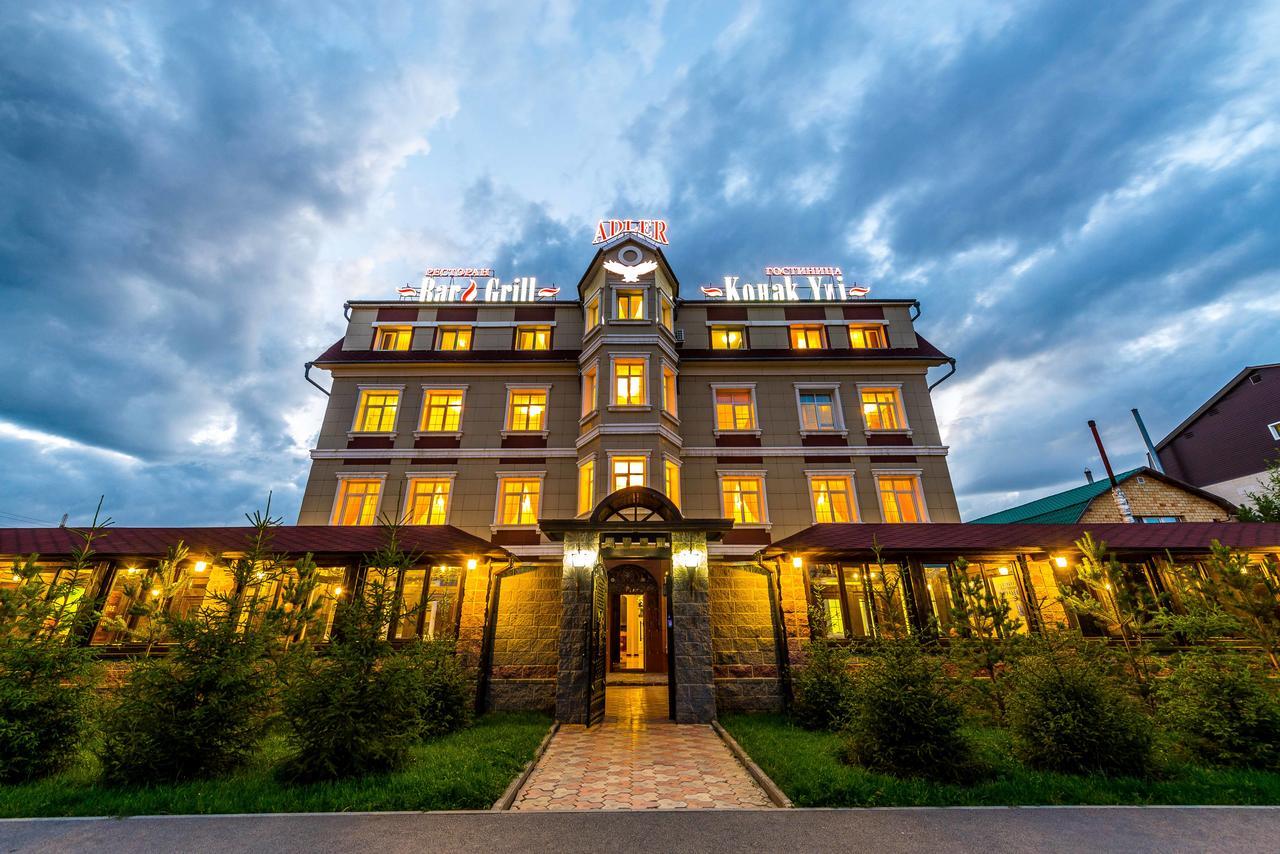 Hôtel Adler à Astana Extérieur photo