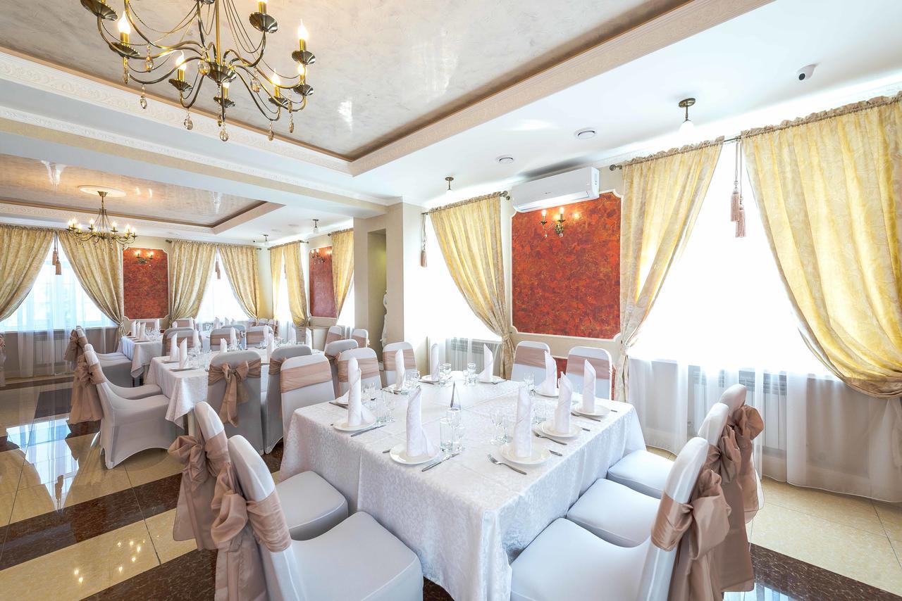 Hôtel Adler à Astana Extérieur photo