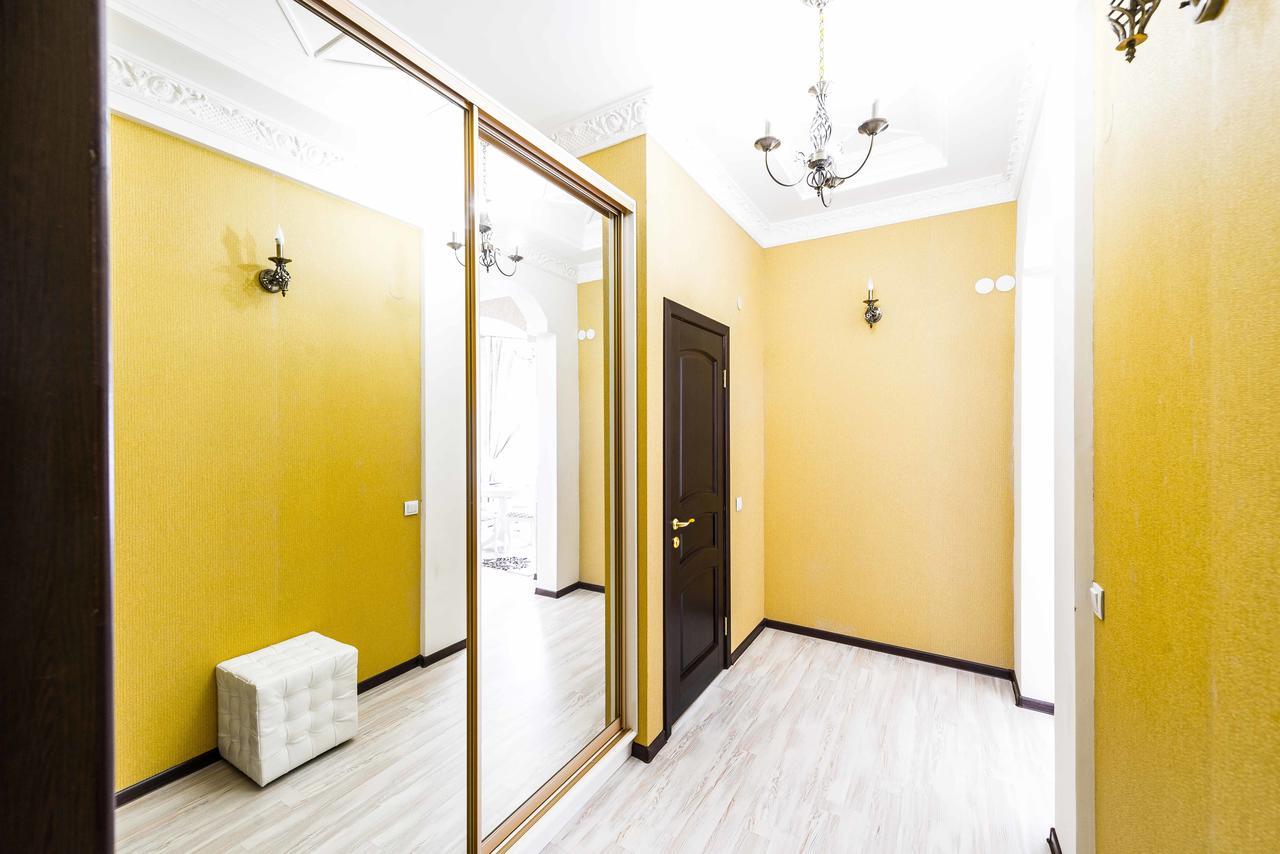 Hôtel Adler à Astana Extérieur photo
