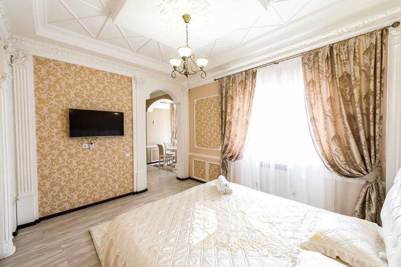 Hôtel Adler à Astana Extérieur photo